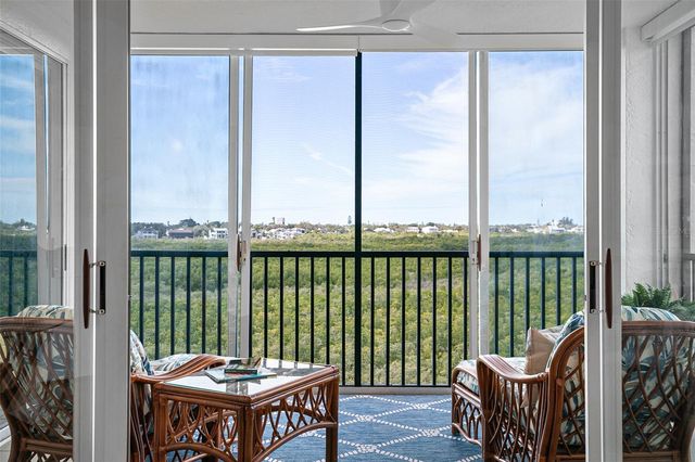 5420 EAGLES POINT CIRCLE 304, Sarasota, FL 34231