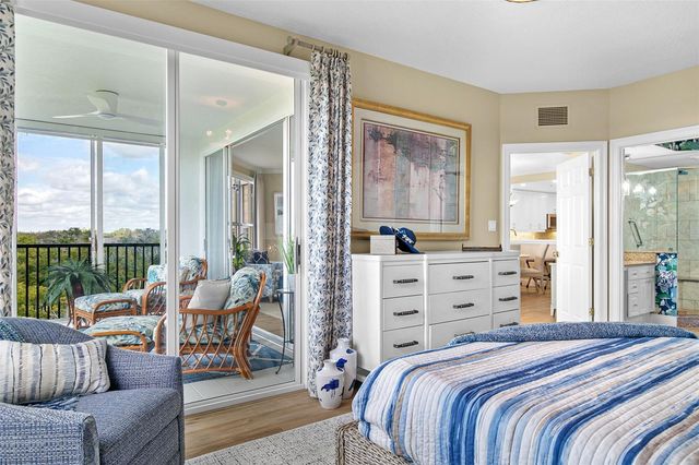 5420 EAGLES POINT CIRCLE 304, Sarasota, FL 34231