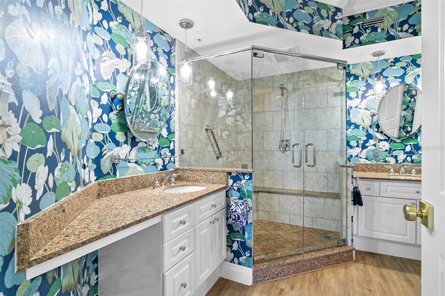 5420 EAGLES POINT CIRCLE 304, Sarasota, FL 34231