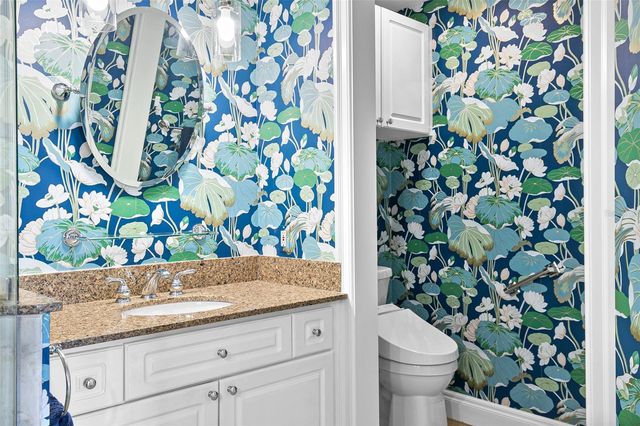 5420 EAGLES POINT CIRCLE 304, Sarasota, FL 34231