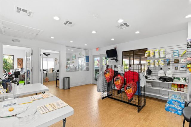 5420 EAGLES POINT CIRCLE 304, Sarasota, FL 34231