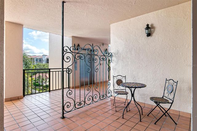 5420 EAGLES POINT CIRCLE 304, Sarasota, FL 34231