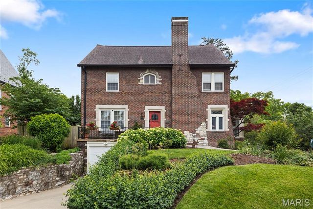 7456 Parkdale Avenue, Clayton, MO 63105