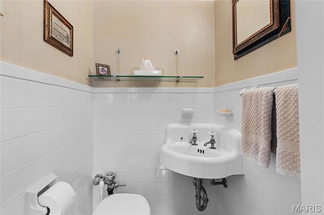 7456 Parkdale Avenue, Clayton, MO 63105
