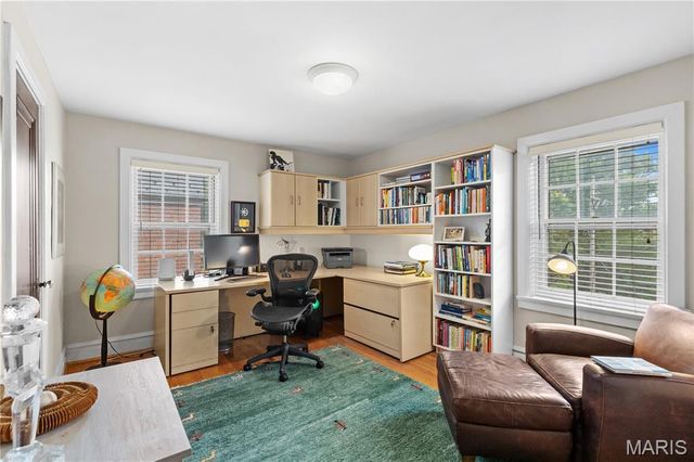 7456 Parkdale Avenue, Clayton, MO 63105