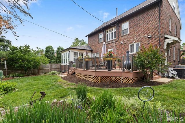 7456 Parkdale Avenue, Clayton, MO 63105