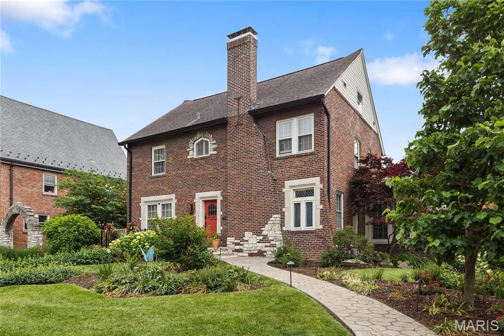 7456 Parkdale Avenue, Clayton, MO 63105