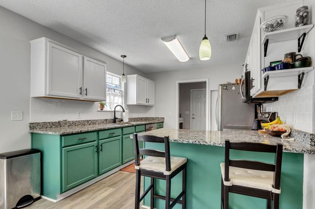 13 Kathleen Drive, Mary Esther, FL 32569