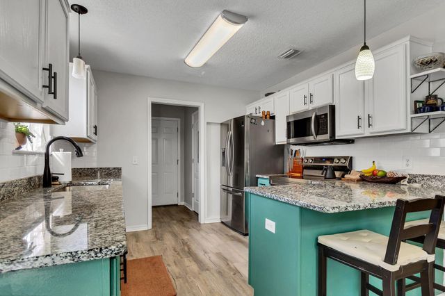 13 Kathleen Drive, Mary Esther, FL 32569