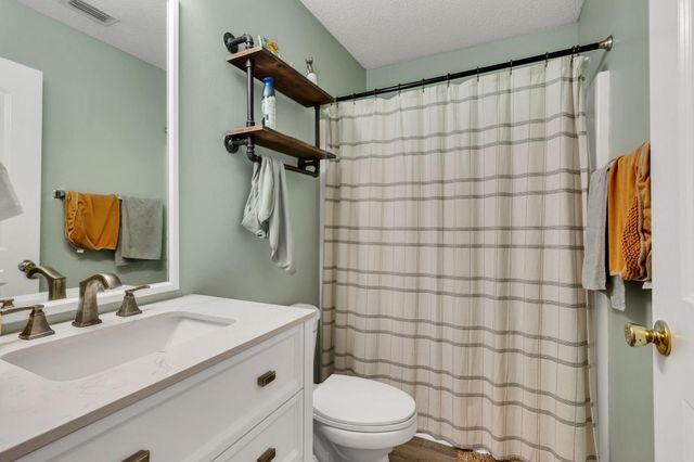 13 Kathleen Drive, Mary Esther, FL 32569