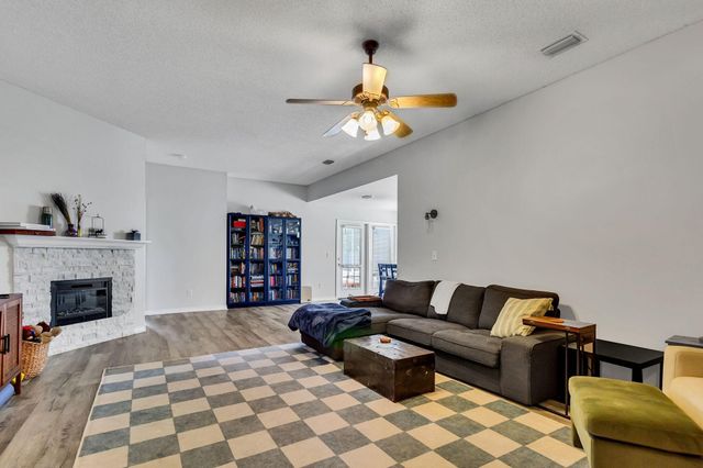 13 Kathleen Drive, Mary Esther, FL 32569