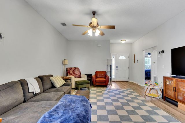 13 Kathleen Drive, Mary Esther, FL 32569