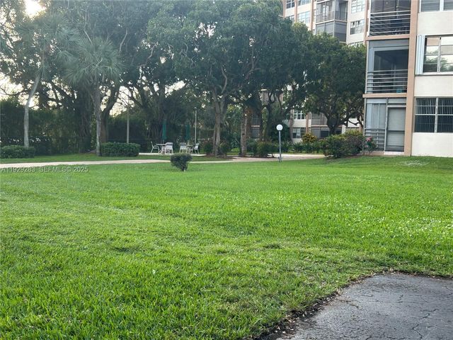 1100 Saint Charles Pl 620, Pembroke Pines, FL 33026