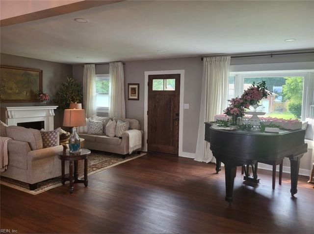 2809 Butternut DR, Hampton, VA 23666