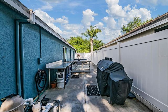 1686 OAK SPRING DRIVE, Tarpon Springs, FL 34689