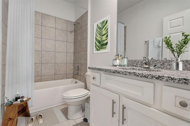 1640 BLUE LAGOON CIRCLE, Mascotte, FL 34753