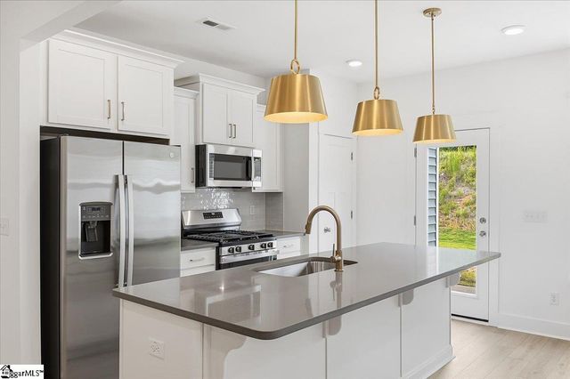 28 Shoemaker Road, Greenville, SC 29617