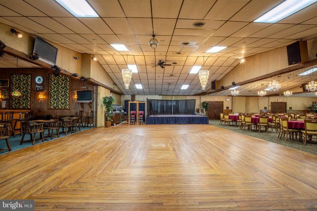 145 CHAMBERLAINE AVE, Pottsville, PA 17901