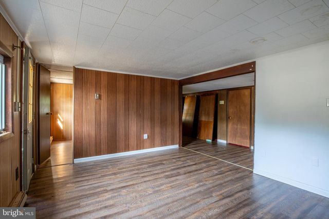 145 CHAMBERLAINE AVE, Pottsville, PA 17901