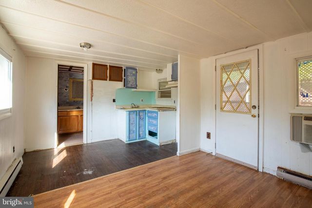 145 CHAMBERLAINE AVE, Pottsville, PA 17901