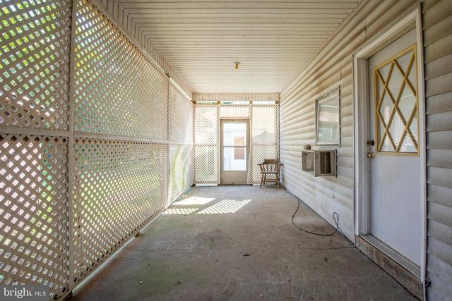 145 CHAMBERLAINE AVE, Pottsville, PA 17901