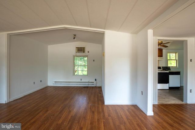 145 CHAMBERLAINE AVE, Pottsville, PA 17901