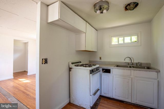 145 CHAMBERLAINE AVE, Pottsville, PA 17901