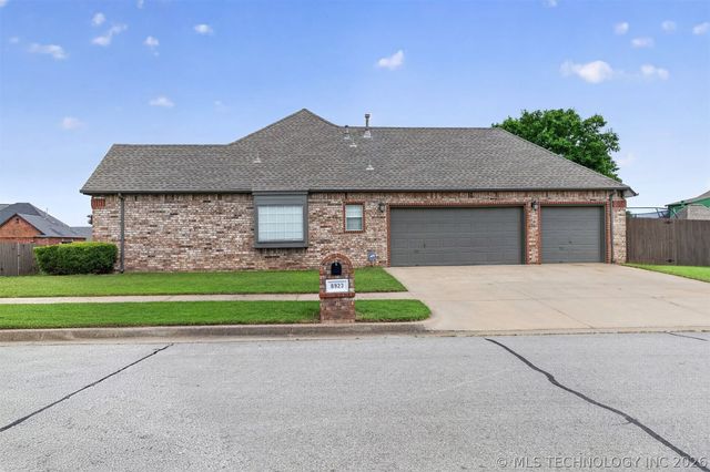 8923 N 133rd East Avenue, Owasso, OK 74055