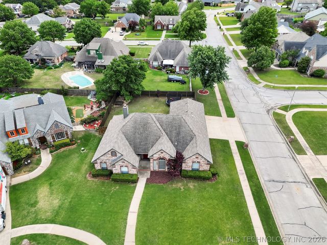 8923 N 133rd East Avenue, Owasso, OK 74055