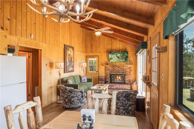 1022 Grey Back Trail, Fawnskin, CA 92333
