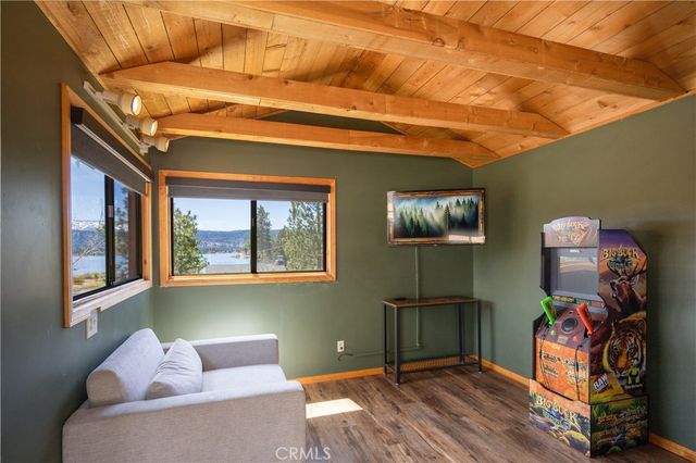 1022 Grey Back Trail, Fawnskin, CA 92333