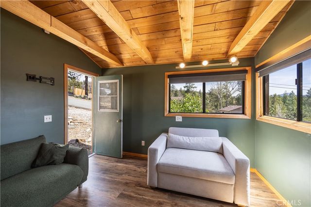 1022 Grey Back Trail, Fawnskin, CA 92333