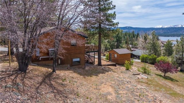 1022 Grey Back Trail, Fawnskin, CA 92333