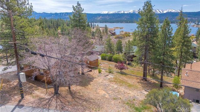1022 Grey Back Trail, Fawnskin, CA 92333