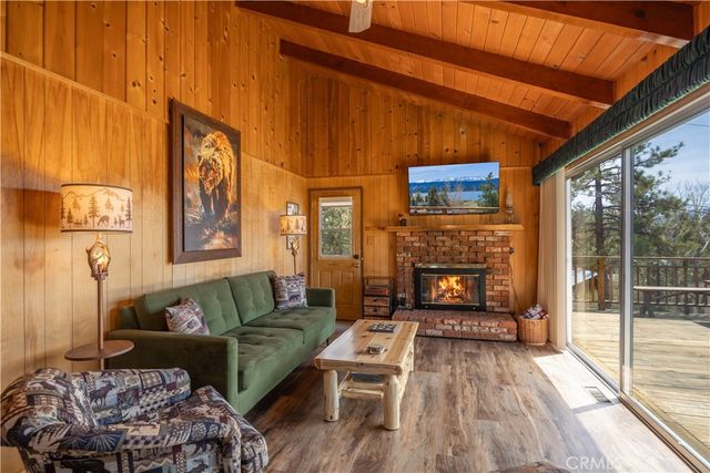 1022 Grey Back Trail, Fawnskin, CA 92333