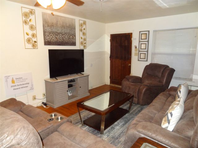 912 Sierra Drive, Denton, TX 76209