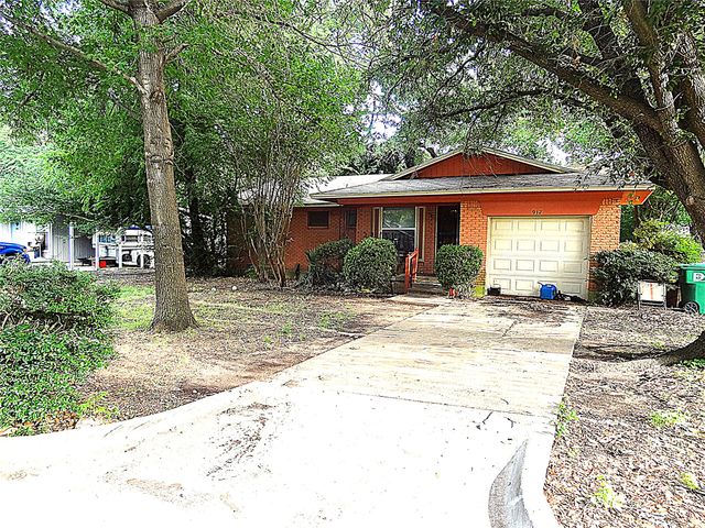 912 Sierra Drive, Denton, TX 76209