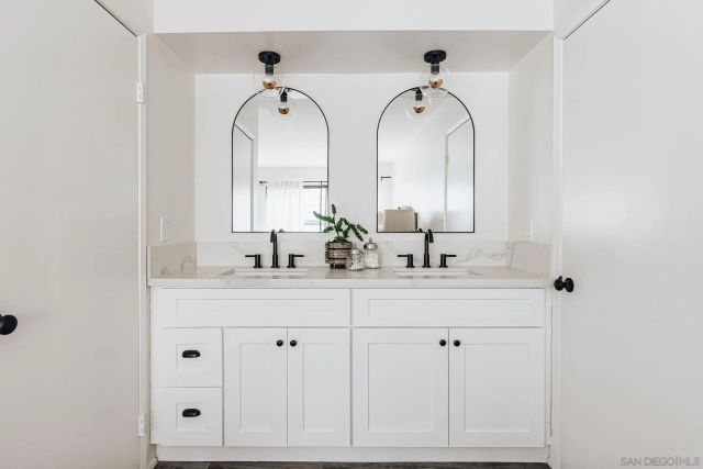 4652 Don Lorenzo Dr A, Los Angeles, CA 90008
