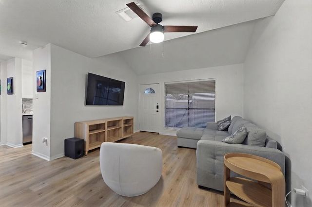 2379 Briarwest Boulevard 96, Houston, TX 77077