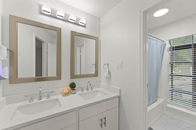 2379 Briarwest Boulevard 96, Houston, TX 77077