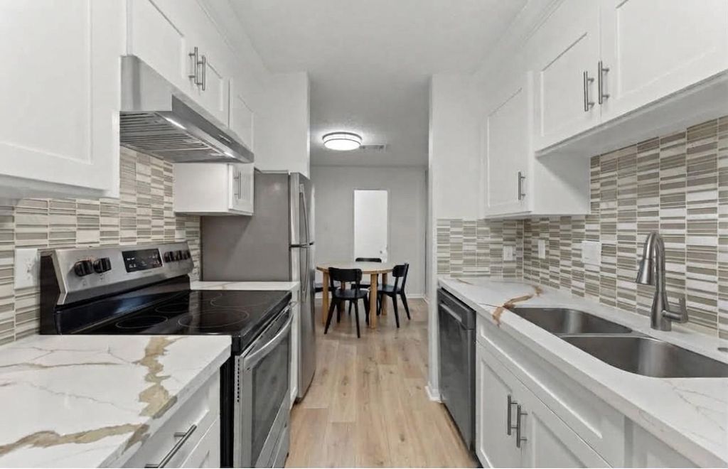 2379 Briarwest Boulevard 96, Houston, TX 77077