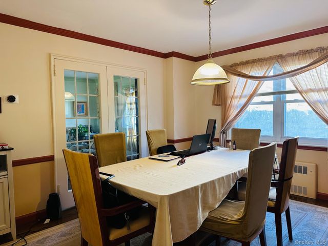 11 Warton Place, Garden City, NY 11530