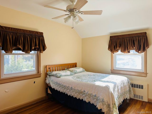 11 Warton Place, Garden City, NY 11530