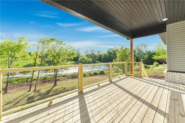 226 LaVona Lane, Huntsville, AR 72740
