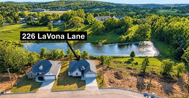 226 LaVona Lane, Huntsville, AR 72740