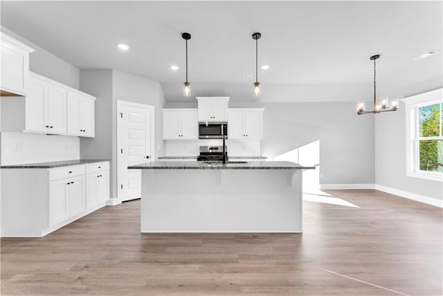 226 LaVona Lane, Huntsville, AR 72740