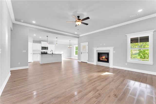 226 LaVona Lane, Huntsville, AR 72740