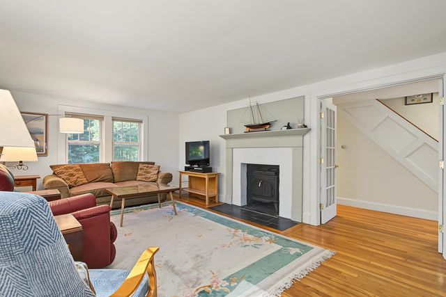 70 Winnicutt Road, Stratham, NH 03855