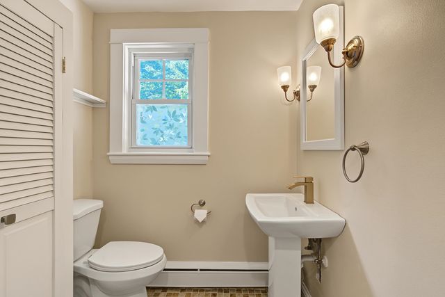 70 Winnicutt Road, Stratham, NH 03855