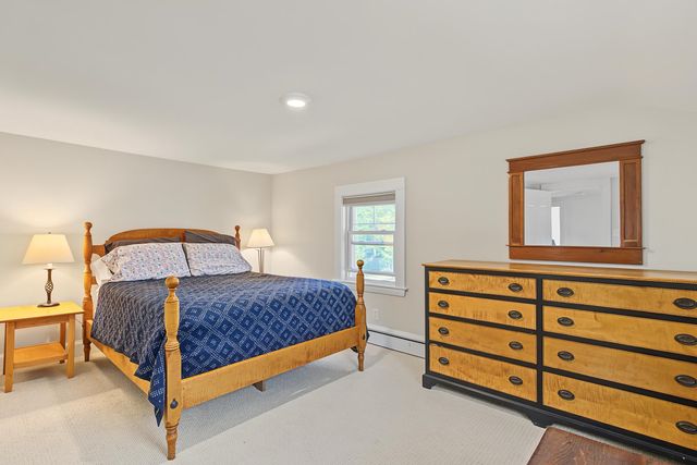 70 Winnicutt Road, Stratham, NH 03855